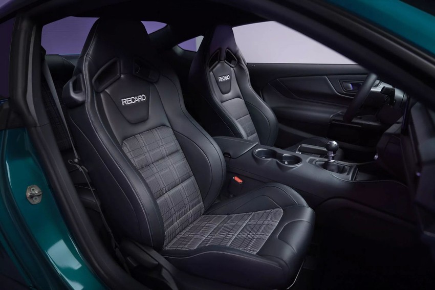 Спорткар Ford Mustang интерьер