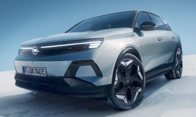 Кроссовер Opel Grandland AWD экстерьер вид второй