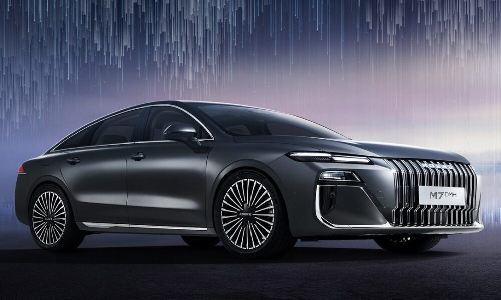 Седан Roewe M7 DMH экстерьер вид пятый