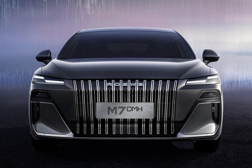 Седан Roewe M7 DMH экстерьер вид второй