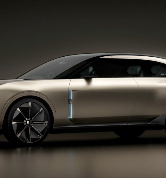Концепт Bentley EXP 15 экстерьер вид третий