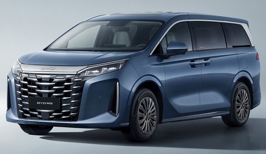 Минивэн BYD M9 экстерьер вид первый
