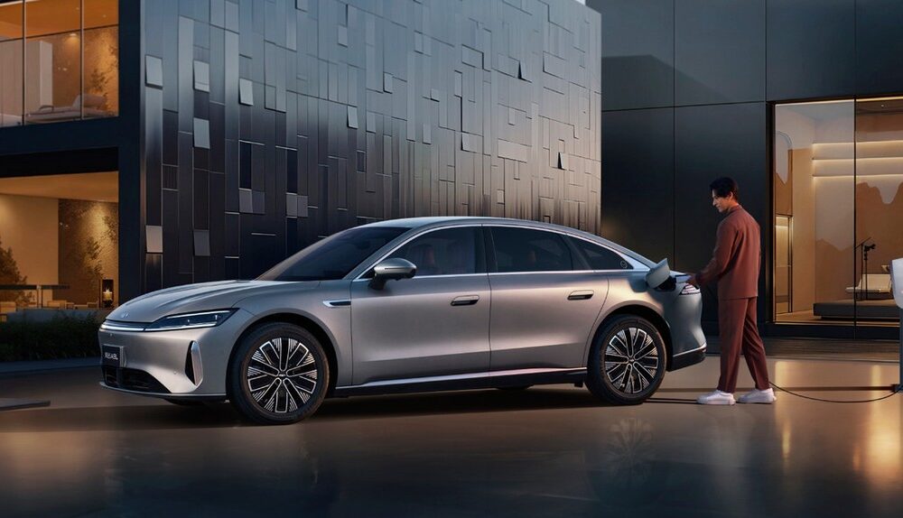 Седан Chery Fulwin A9L экстерьер вид второй