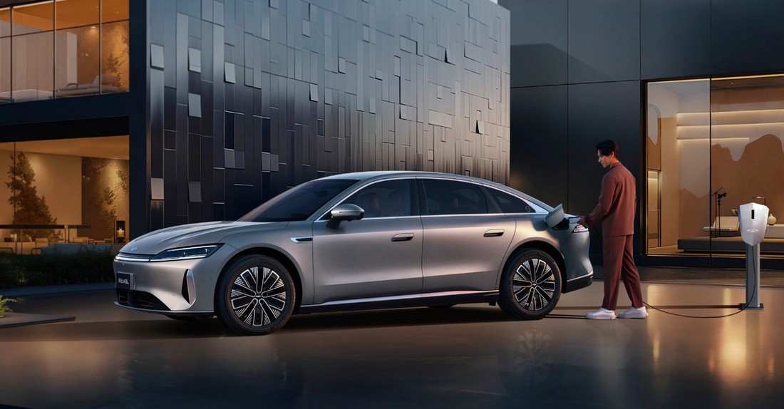 Седан Chery Fulwin A9L экстерьер вид второй