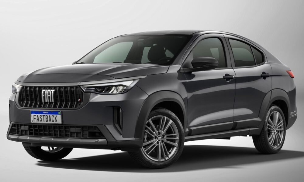 Кроссовер Fiat Fastback салон вид второй