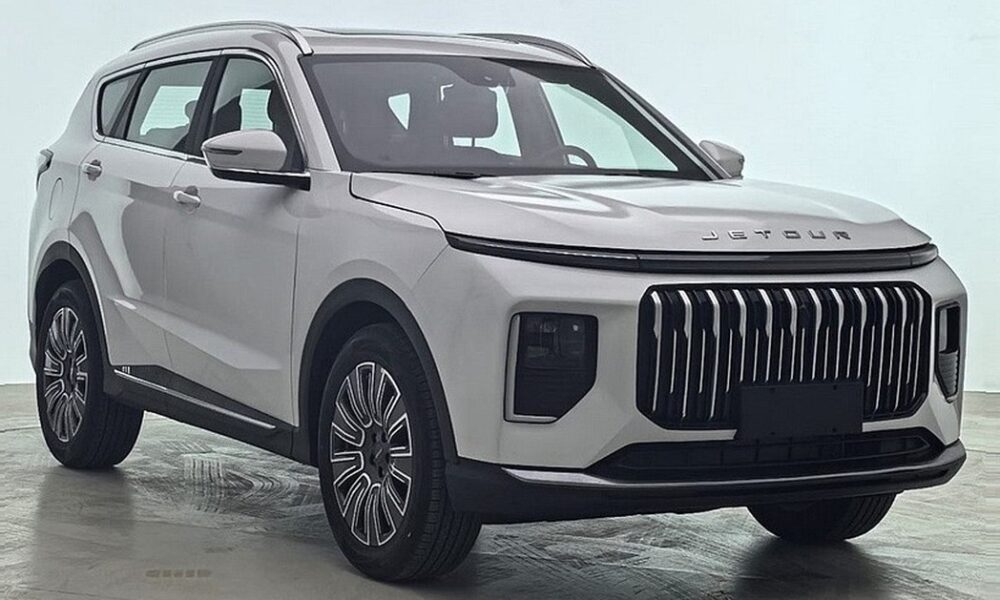Кроссовер Jetour X70 Plus экстерьер вид первый