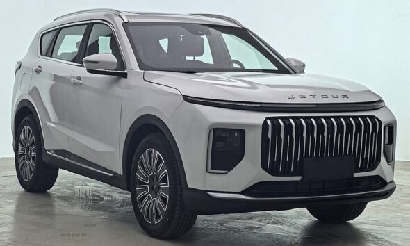 Кроссовер Jetour X70 Plus экстерьер вид первый
