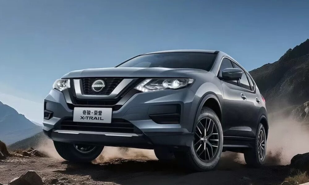Кроссовер Nissan X-Trail Classic экстерьер вид второй