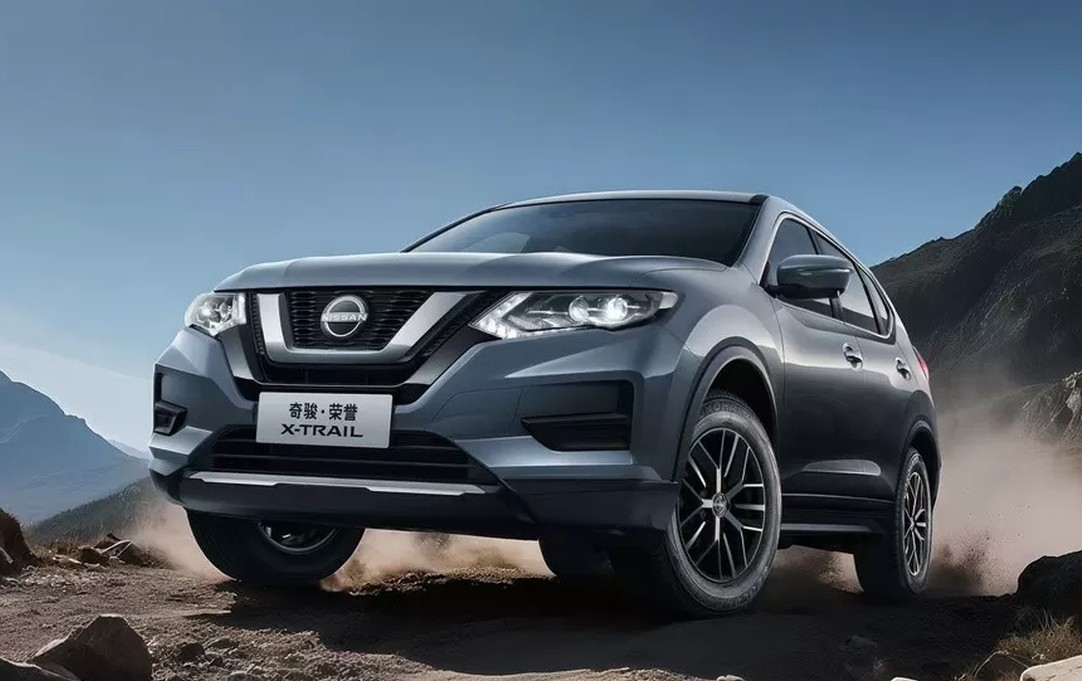 Кроссовер Nissan X-Trail Classic экстерьер вид второй