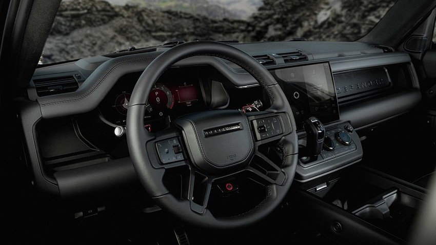 Внедорожник Land Rover Defender Octa Black салон вид первый