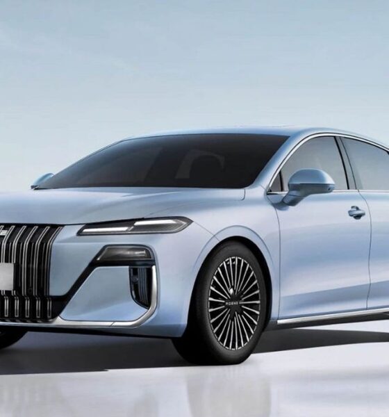 Седан Roewe M7 DHM экстерьер вид третий