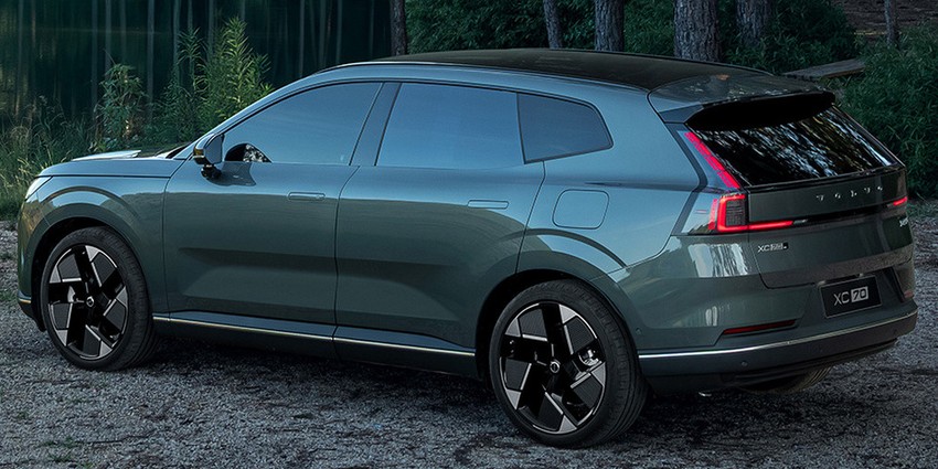 Кроссовер Volvo XC70 экстерьер вид первый