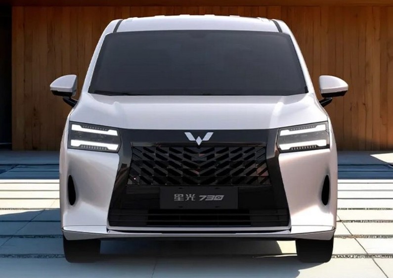 Минивэн Wuling Xingguang 730 экстерьер вид третий