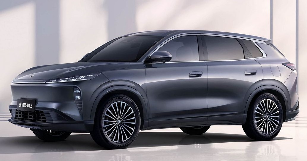 Кроссовер Dongfeng Aeolus L8 экстерьер вид третий