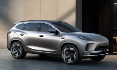 Кроссовер Exeed Sterra E05 экстерьер вид третий