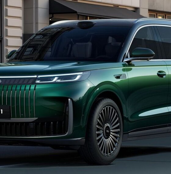 Кроссовер Chery Fulwin T11 экстерьер вид третий
