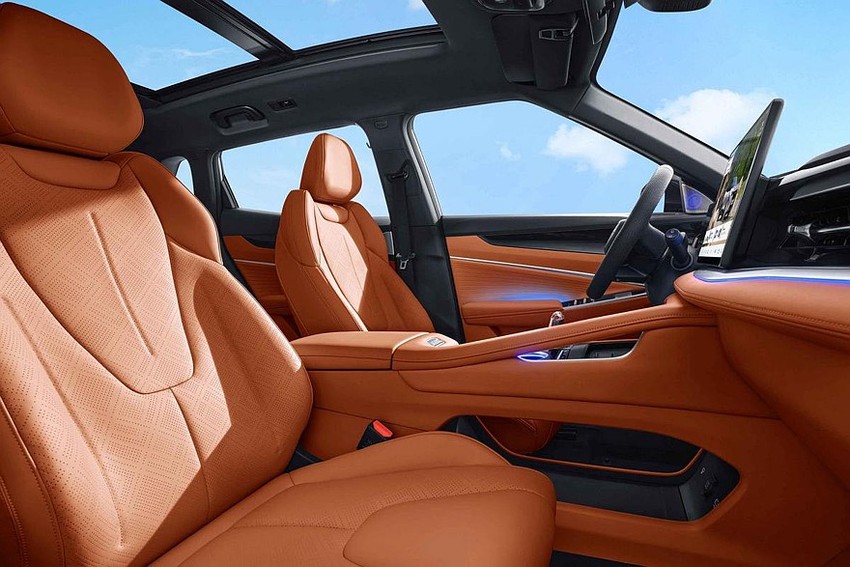Кроссовер Geely Boyue салон вид второй