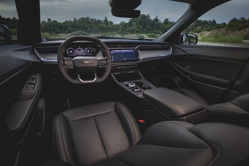 Кроссовер Jeep Cherokee салон