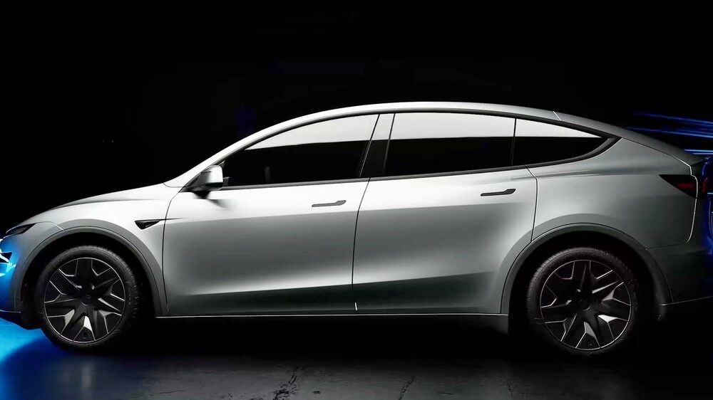 Кроссовер Tesla Model Y L экстерьер вид второй