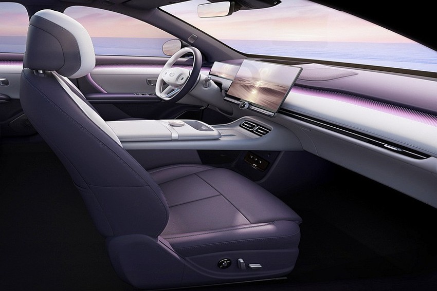 Лифтбек Changan Qiyuan A06 салон вид первый