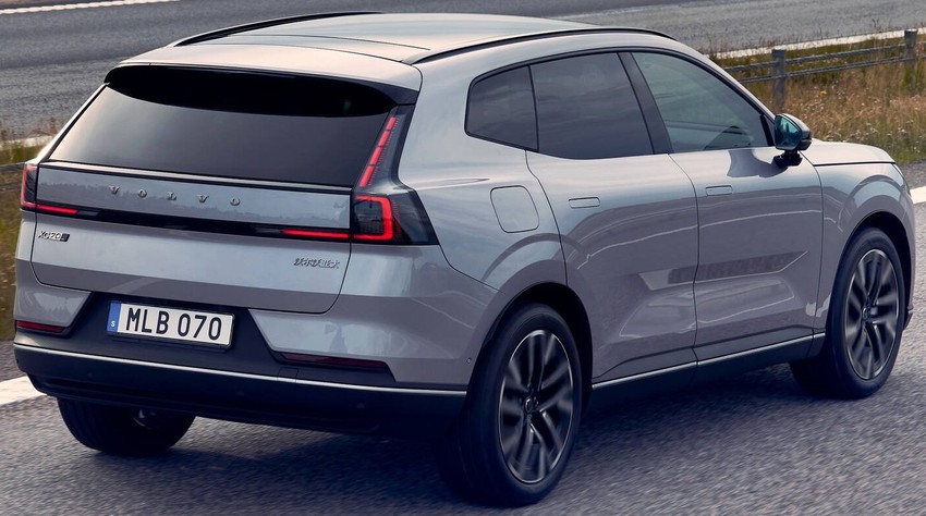 Кроссовер Volvo XC70 экстерьер вид второй