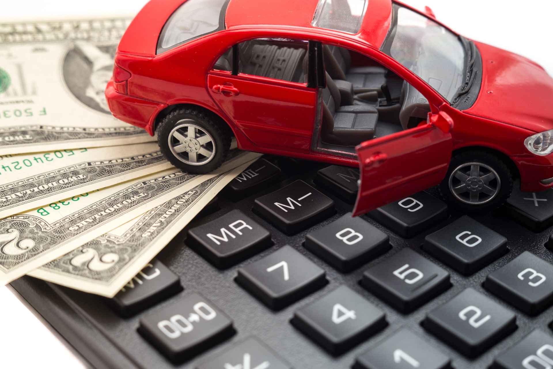 Китайский автомобиль теряет 50% стоимости за год?