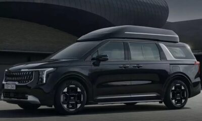 Минивэн Kia Carnival Hi Limousine экстерьер вид третий