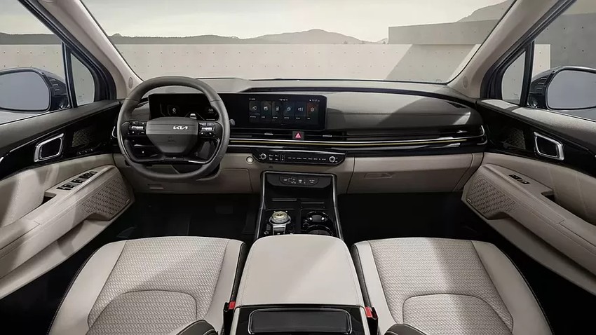 Минивэн Kia Carnival Hi Limousine салон