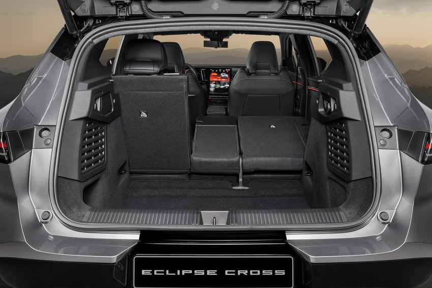 Кроссовер Mitsubishi Eclipse Cross салон 