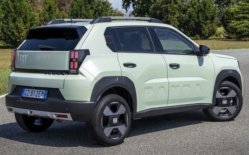Хэтчбек Fiat Grande Panda экстерьер вид второй