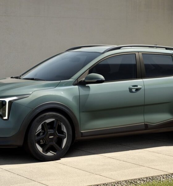 Кроссовер Kia Stonic экстерьер вид первый