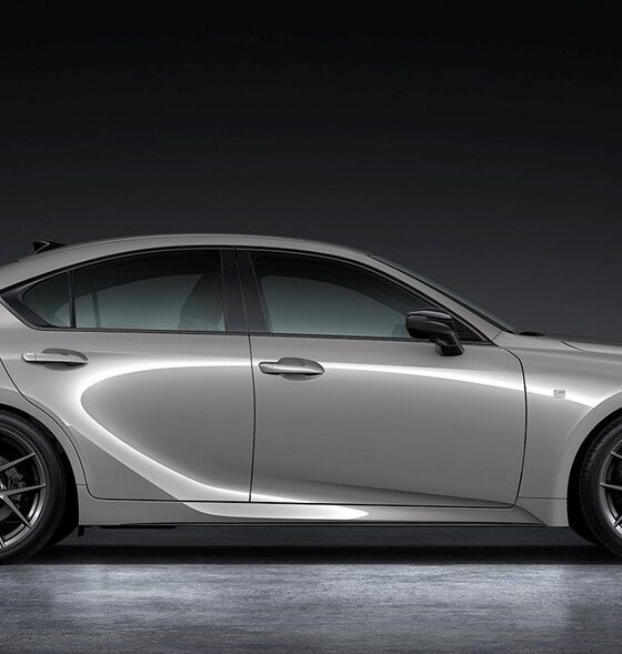 Седан Lexus IS экстерьер вид шестой