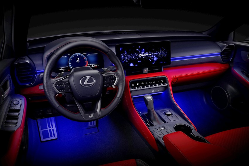 Седан Lexus IS салон вид первый