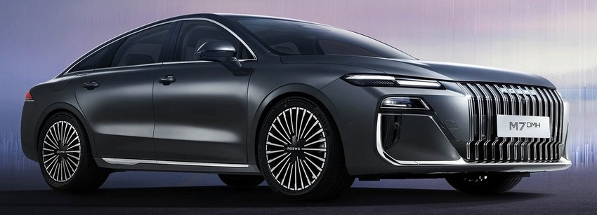 Седан Roewe M7 экстерьер вид первый
