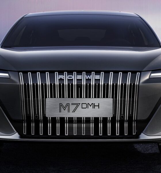Седан Roewe M7 экстерьер вид третий
