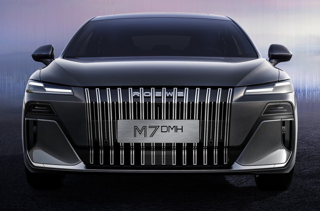 Седан Roewe M7 экстерьер вид третий