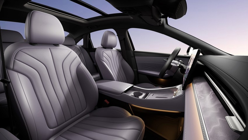 Седан Roewe M7 салон вид второй