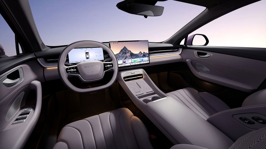Седан Roewe M7 салон вид первый 