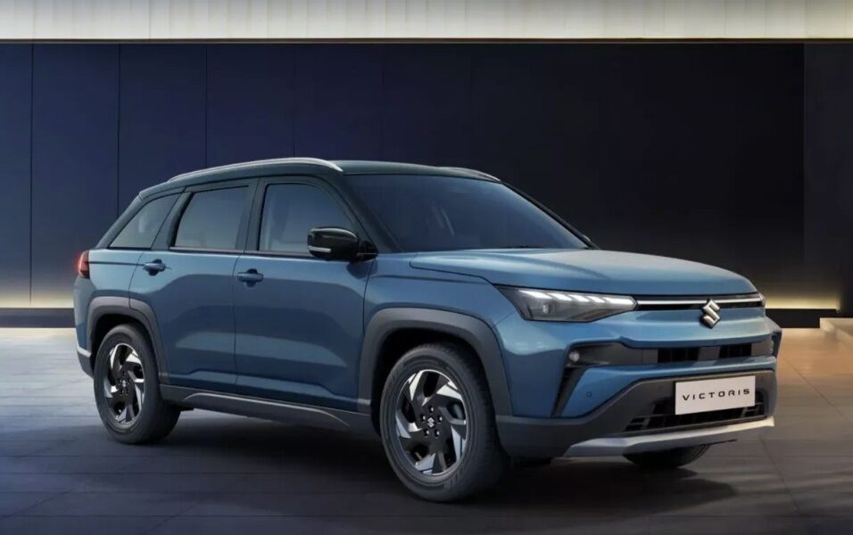 Кроссовер Suzuki Victoris экстерьер вид первый