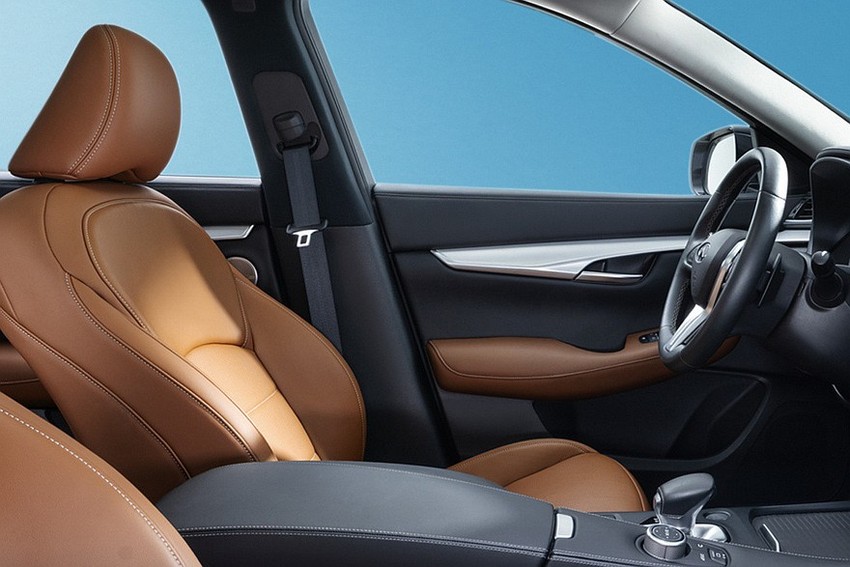 Кроссовер Infiniti QX50 салон вид второй