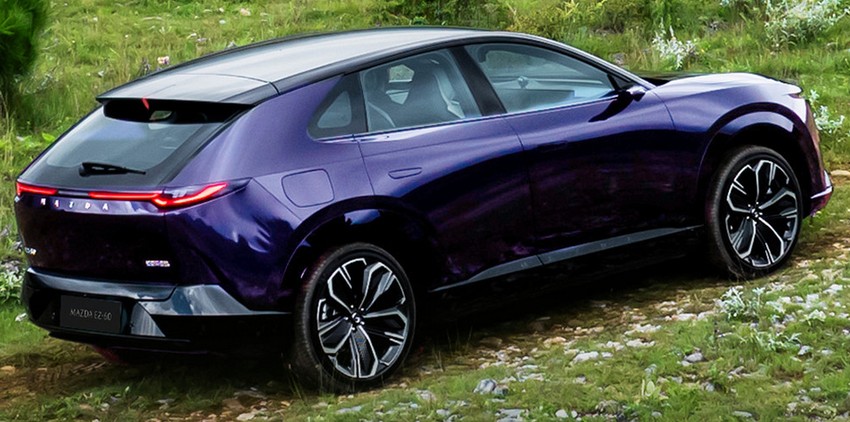 Кроссовер Mazda EZ-60 экстерьер вид второй