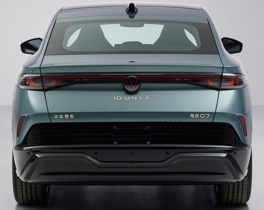 Лифтбек Volkswagen ID.Unyx 07 экстерьер вид второй