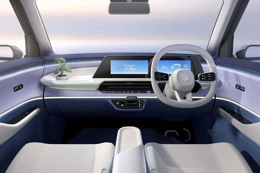 Концепт Suzuki Vision e-Sky салон вид первый