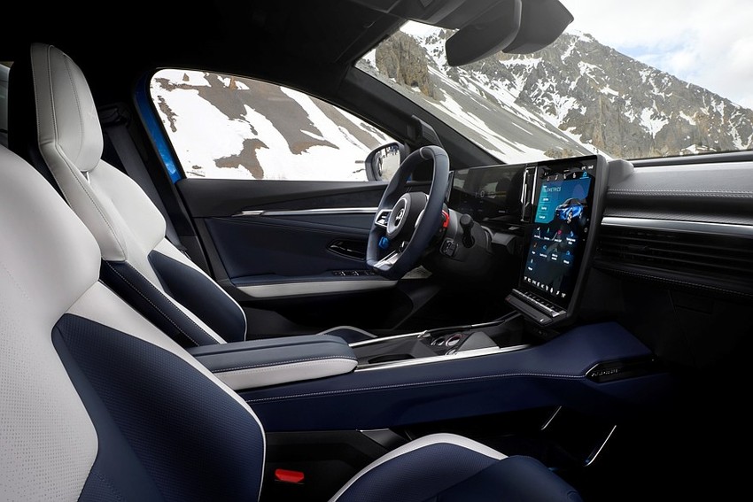 Кроссовер Alpine A390 салон 