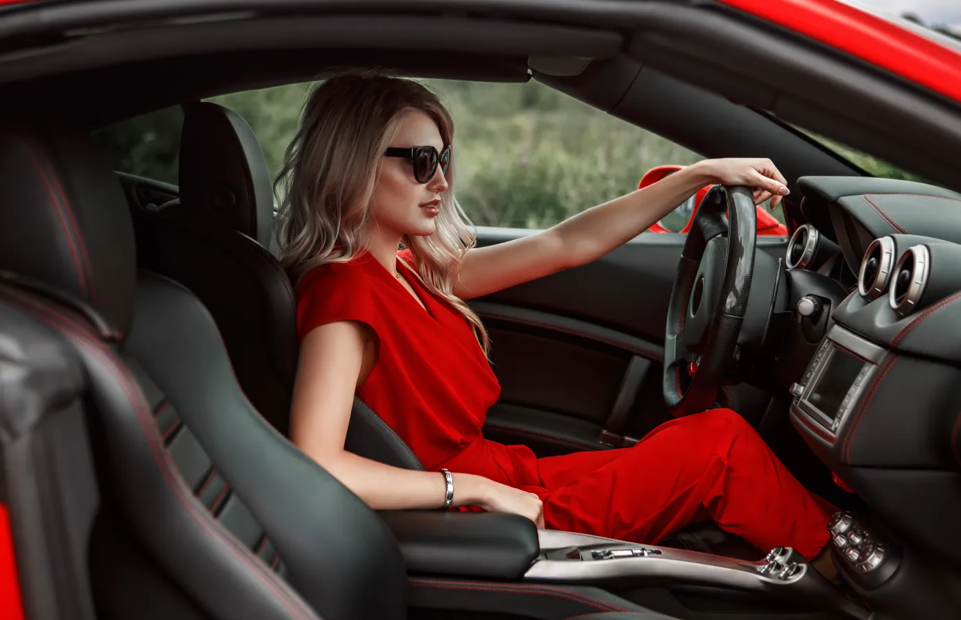 Топ 5 новых бюджетных авто для девушки