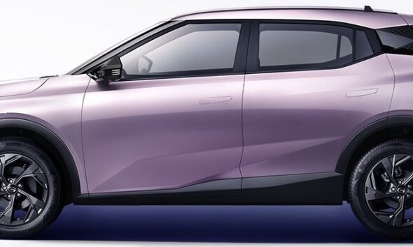 Кроссовер GAC Trumpchi GS3 экстерьер вид второй