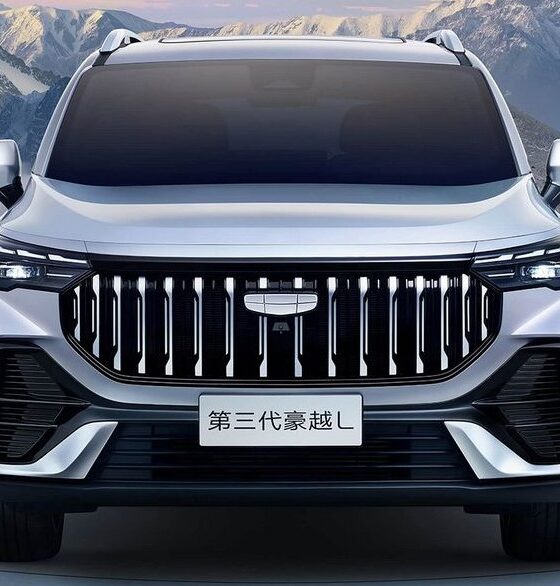 Кроссовер Geely Haoyue L экстерьер вид третий