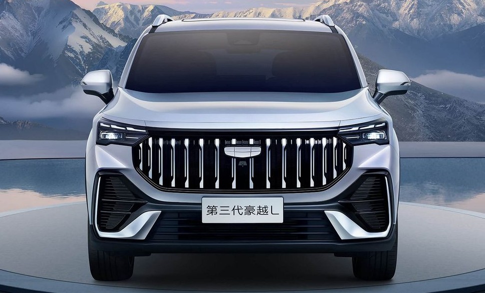 Кроссовер Geely Haoyue L экстерьер вид третий