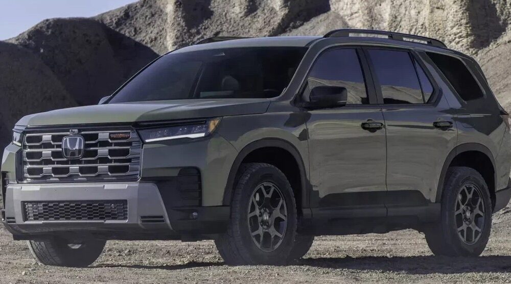 Кроссовер Honda Pilot экстерьер вид второй