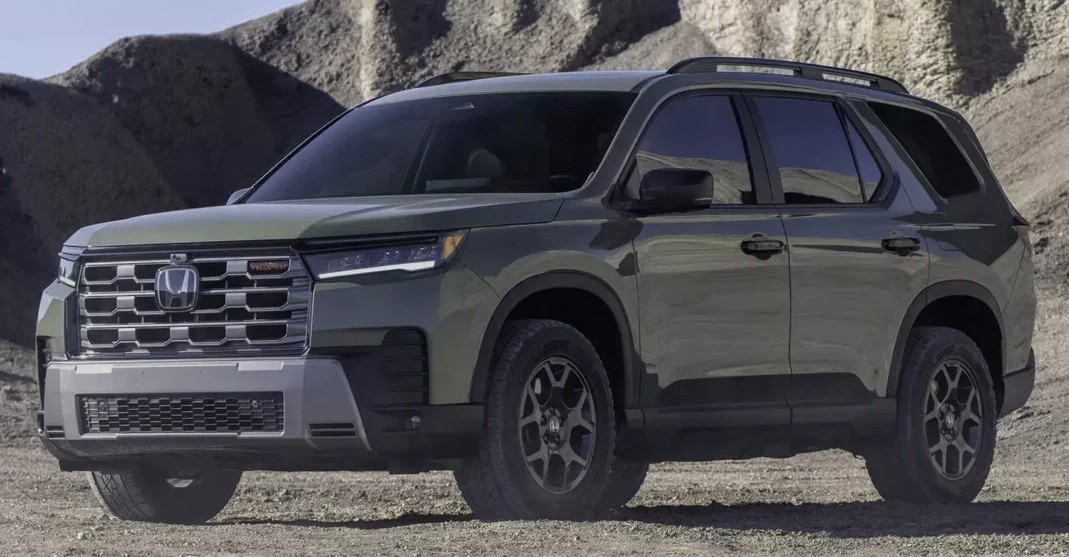 Кроссовер Honda Pilot экстерьер вид второй